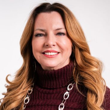 Cindy Roesler Headshot